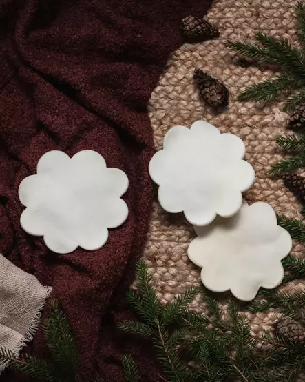 RAUH! Piparinmuotoinen naudannahka herkku koirille Joulukoriste - Koiran puruluut - GINGERBREAD - 2