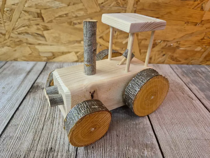 Ecotrade Traktori - Kanin ja jyrsijän pesämökit ja sisusteet - ETTRAKTORI - 1