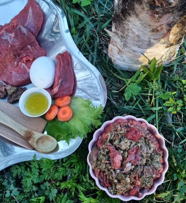 Huippu täysravinto lammas & nauta + kasvikset 800g - Muut koiran raakaruoat - HUIPPULM - 1